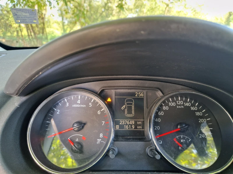 Nissan Qashqai, снимка 8 - Автомобили и джипове - 52457265