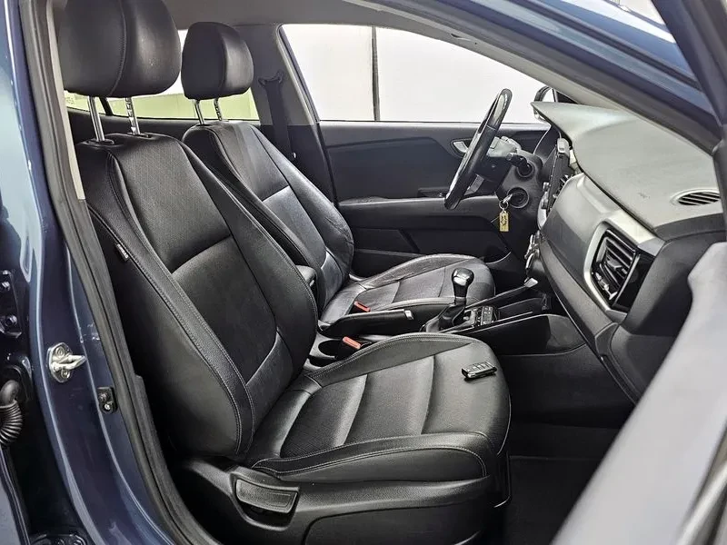Kia Stonic 1.4 DELUXE, снимка 10 - Автомобили и джипове - 55058705