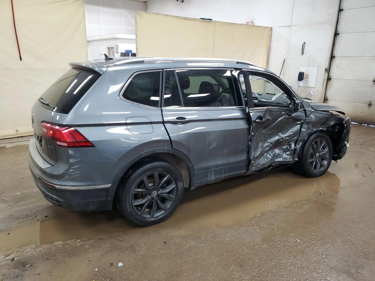 VW Tiguan SE/КОЖА/ПАНО/КЛИП/КРАЙНА ЦЕНА ДО СОФИЯ! - изображение 4