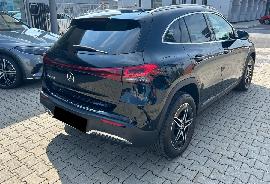 Mercedes-Benz EQA 250  AMG Line - изображение 3