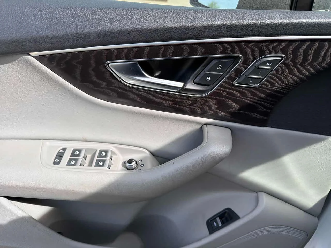Audi Q7 * Komfort * CARFAX * ЦЕНА ДО БГ, снимка 15 - Автомобили и джипове - 55327799