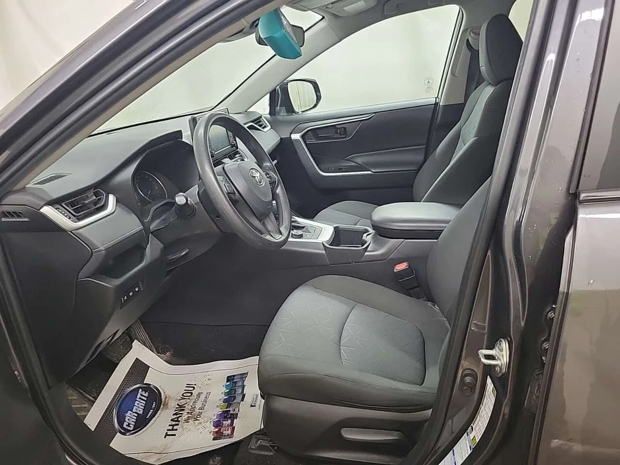 Toyota Rav4 * HYBRID LE * АВТОКРЕДИТ БЕЗ ПЪРВОНАЧАЛНА ВНОСКА* , снимка 5 - Автомобили и джипове - 55606646
