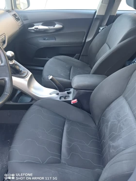 Toyota Auris, снимка 6