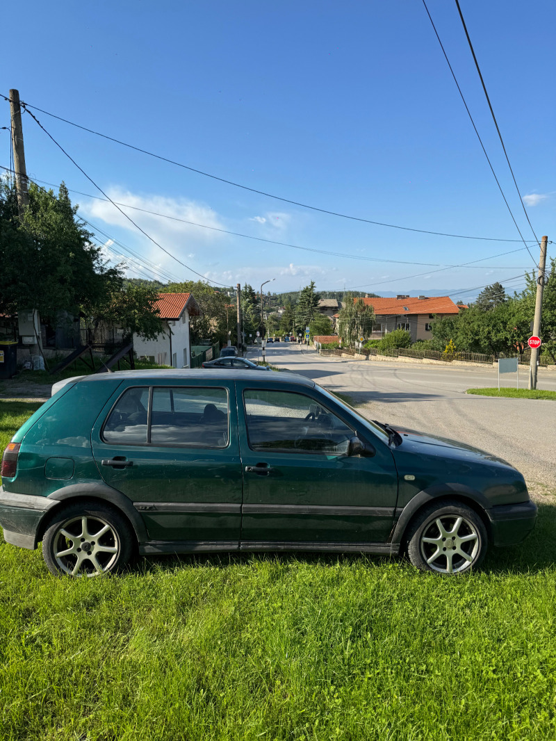 VW Golf, снимка 10 - Автомобили и джипове - 45933660