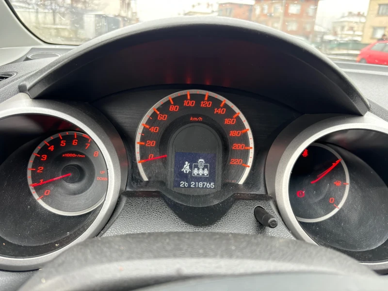 Honda Jazz 1.2, снимка 10 - Автомобили и джипове - 46941443