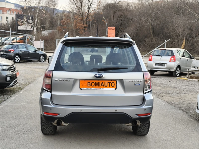 Subaru Forester 2.0D* 4X4* FACE* KLIMATRONIK* , снимка 5 - Автомобили и джипове - 49152462