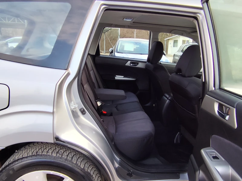 Subaru Forester 2.0D* 4X4* FACE* KLIMATRONIK* , снимка 12 - Автомобили и джипове - 49152462