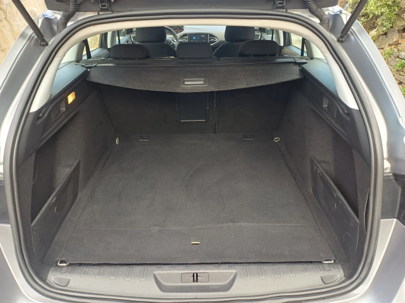 Peugeot 308 1.6Hdi 100кс FACE, снимка 14 - Автомобили и джипове - 52460411