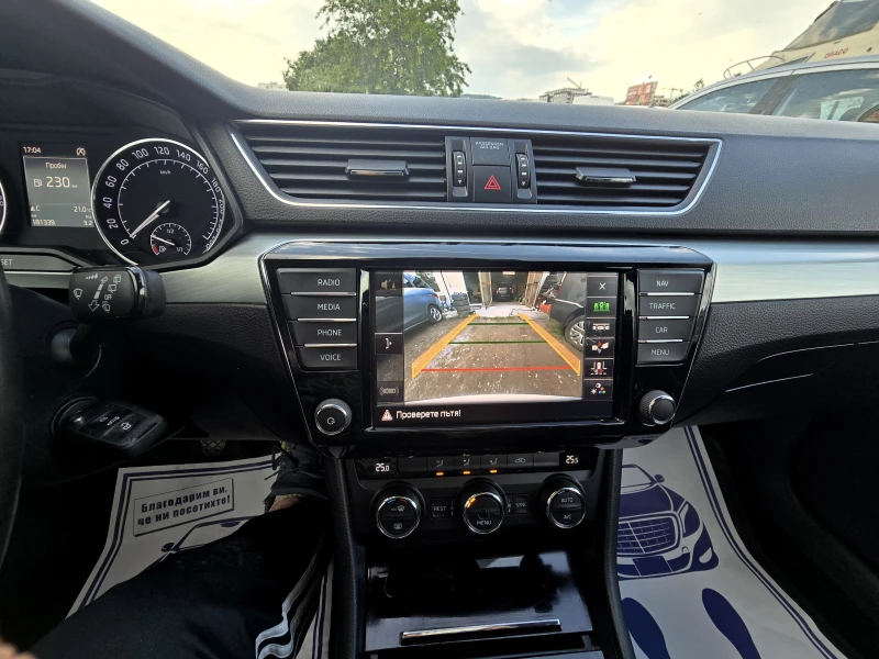 Skoda Superb КАТО ЧИСТО НОВ/DISTRONIK/2.0TDI/150hp, снимка 12 - Автомобили и джипове - 52800899