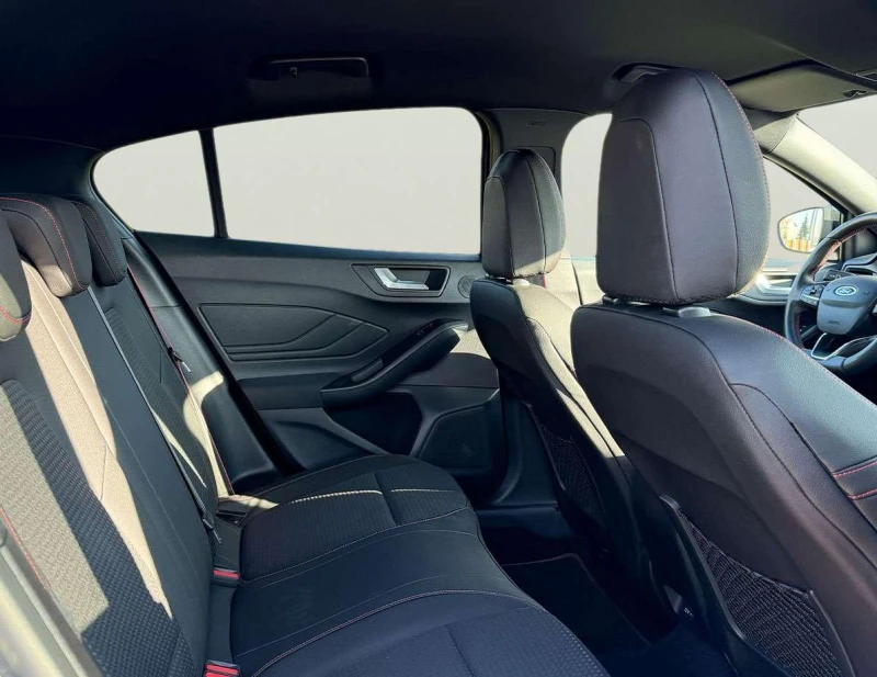 Ford Focus 1.5 Dragon I3, снимка 10 - Автомобили и джипове - 52814553