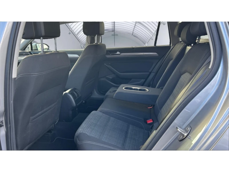VW Passat 2. 0 TDi DSG SCR, Месечна вноска от 255  , снимка 12 - Автомобили и джипове - 53089043