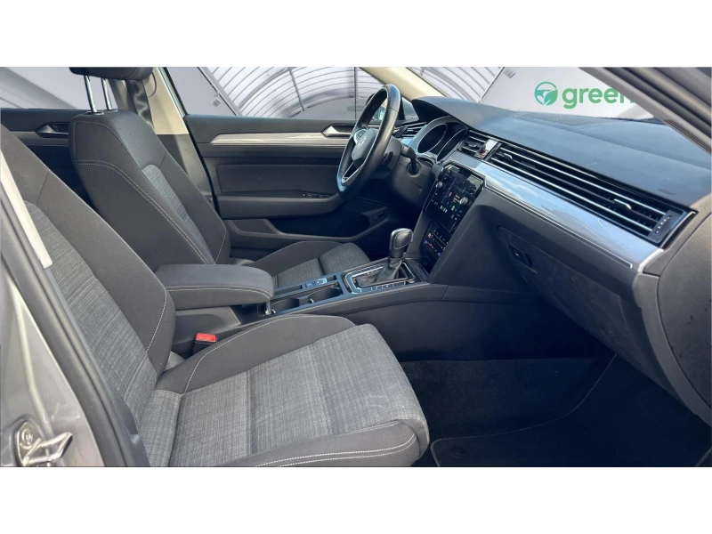 VW Passat 2. 0 TDi DSG SCR, Месечна вноска от 255  , снимка 9 - Автомобили и джипове - 53089043