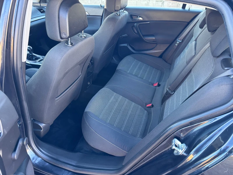 Opel Insignia 2.0CDTI Sport, снимка 14 - Автомобили и джипове - 53257740
