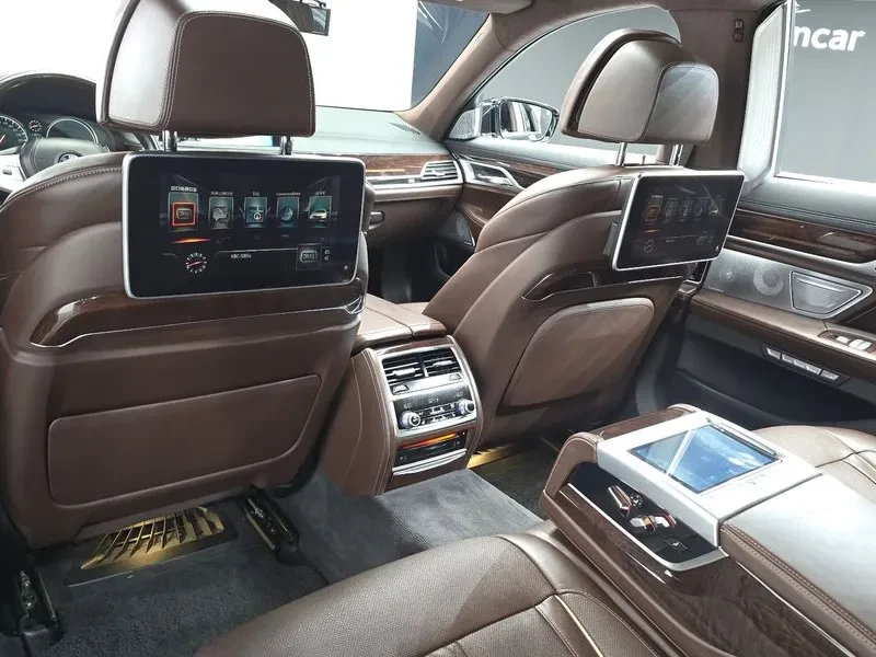 BMW 750 Li xDrive Premium, снимка 9 - Автомобили и джипове - 56162602