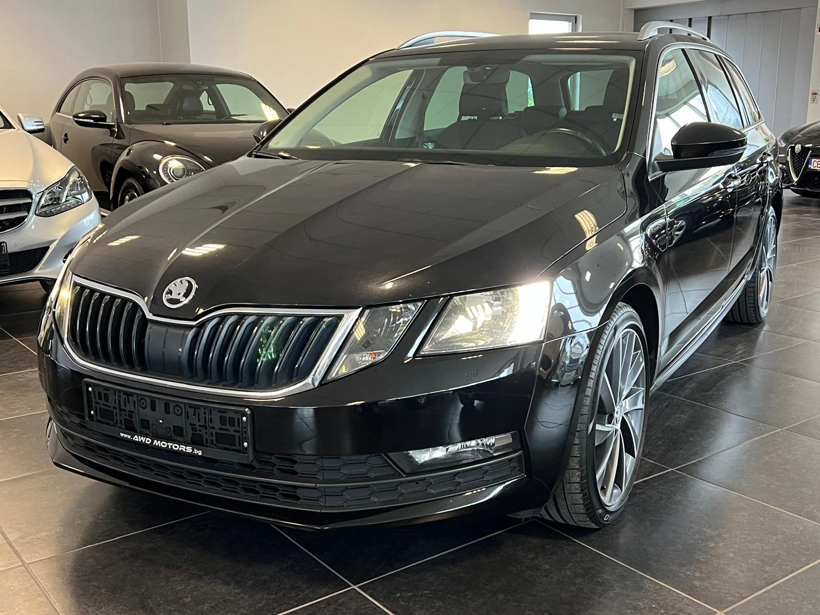 Skoda Octavia 1.0 TSi 116кс Автоматик Кожа Подгрев Навигация  - [1] 