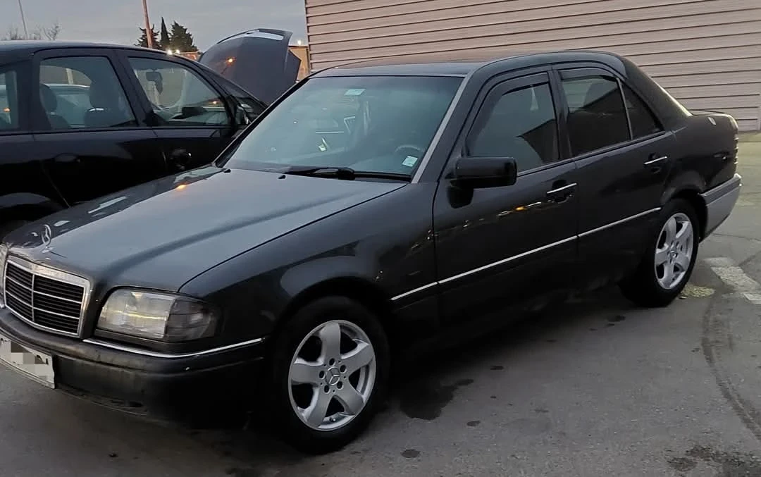 Mercedes-Benz C 200  - изображение 4