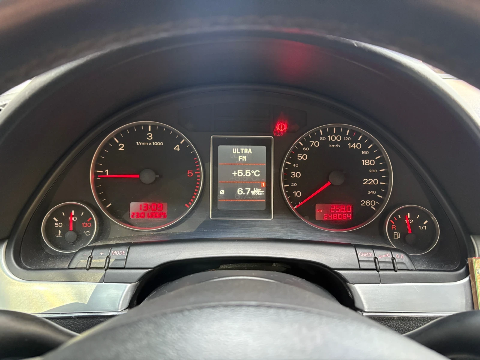 Audi A4 | Mobile.bg   13