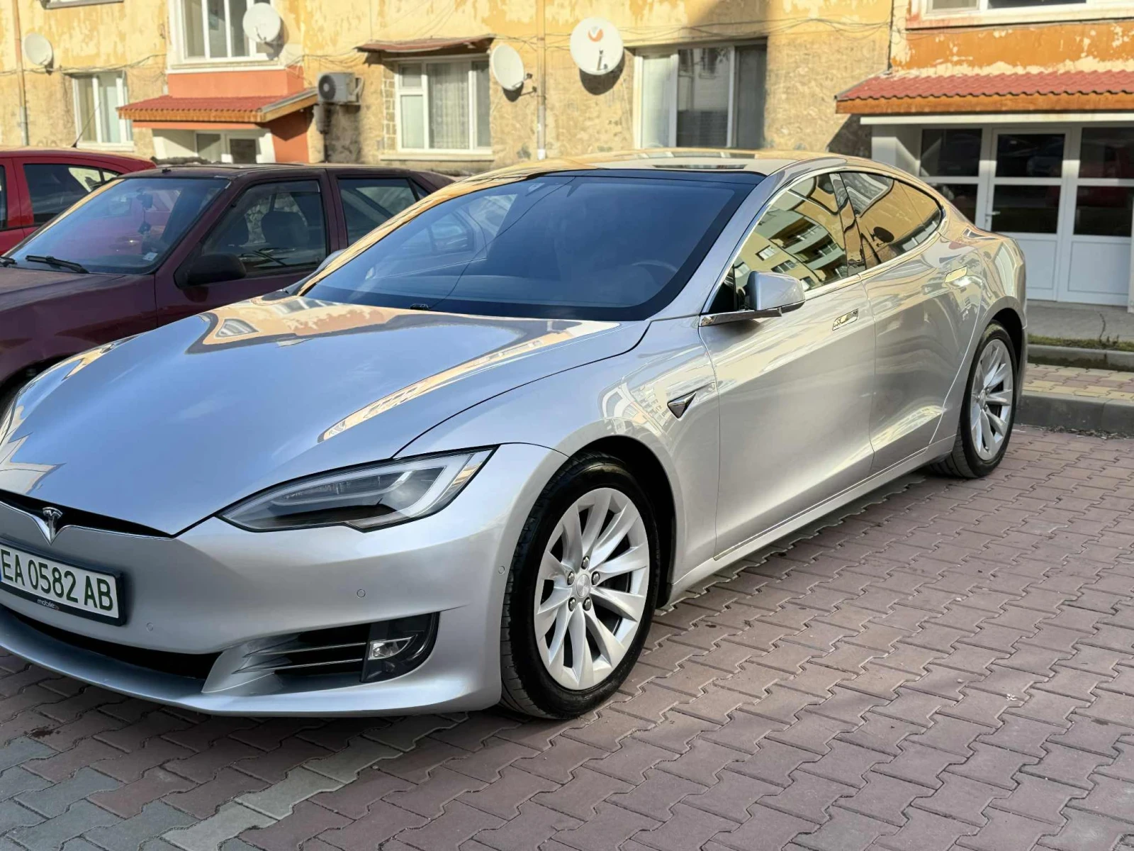 Tesla Model S 75 - изображение 3