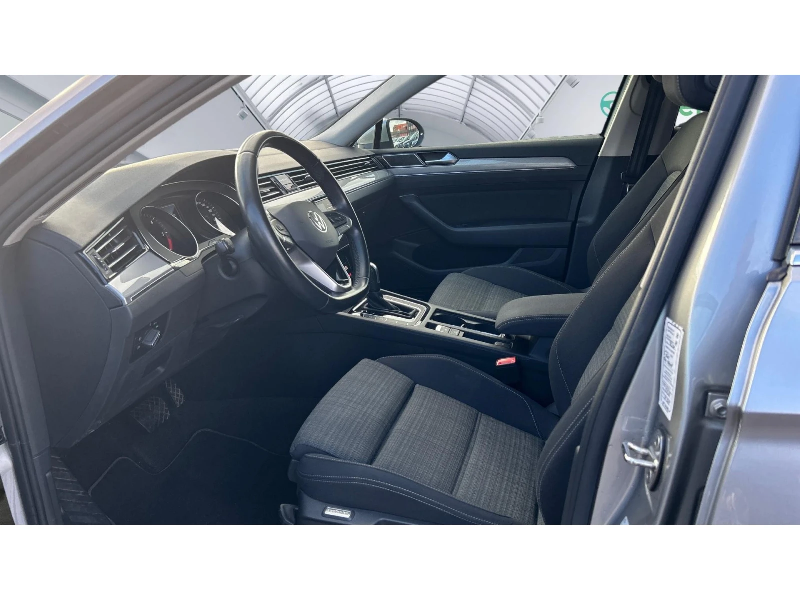VW Passat 2. 0 TDi DSG SCR, ������� ������ �� 255   | Mobile.bg � ����������� 11