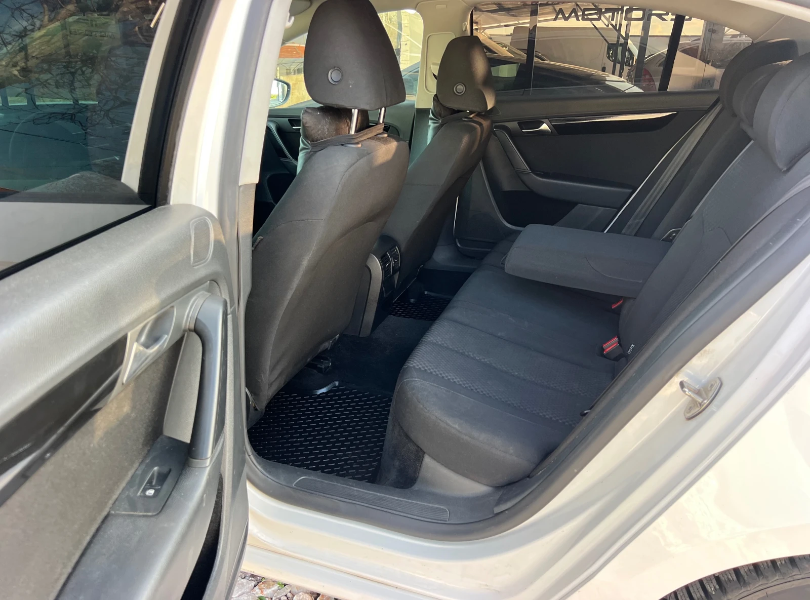VW Passat 1.4T R-LINE/NAVI/XENON/KAMERA/6sk/PODGREV/UNIKAT | Mobile.bg � ����������� 17