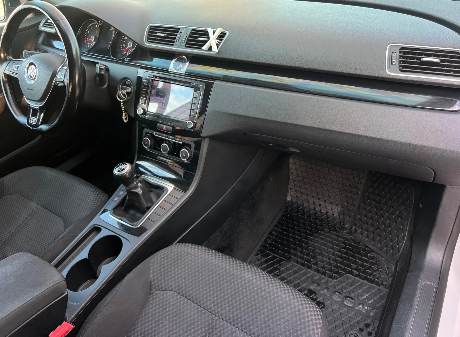 VW Passat 1.4T R-LINE/NAVI/XENON/KAMERA/6sk/PODGREV/UNIKAT | Mobile.bg � ����������� 13