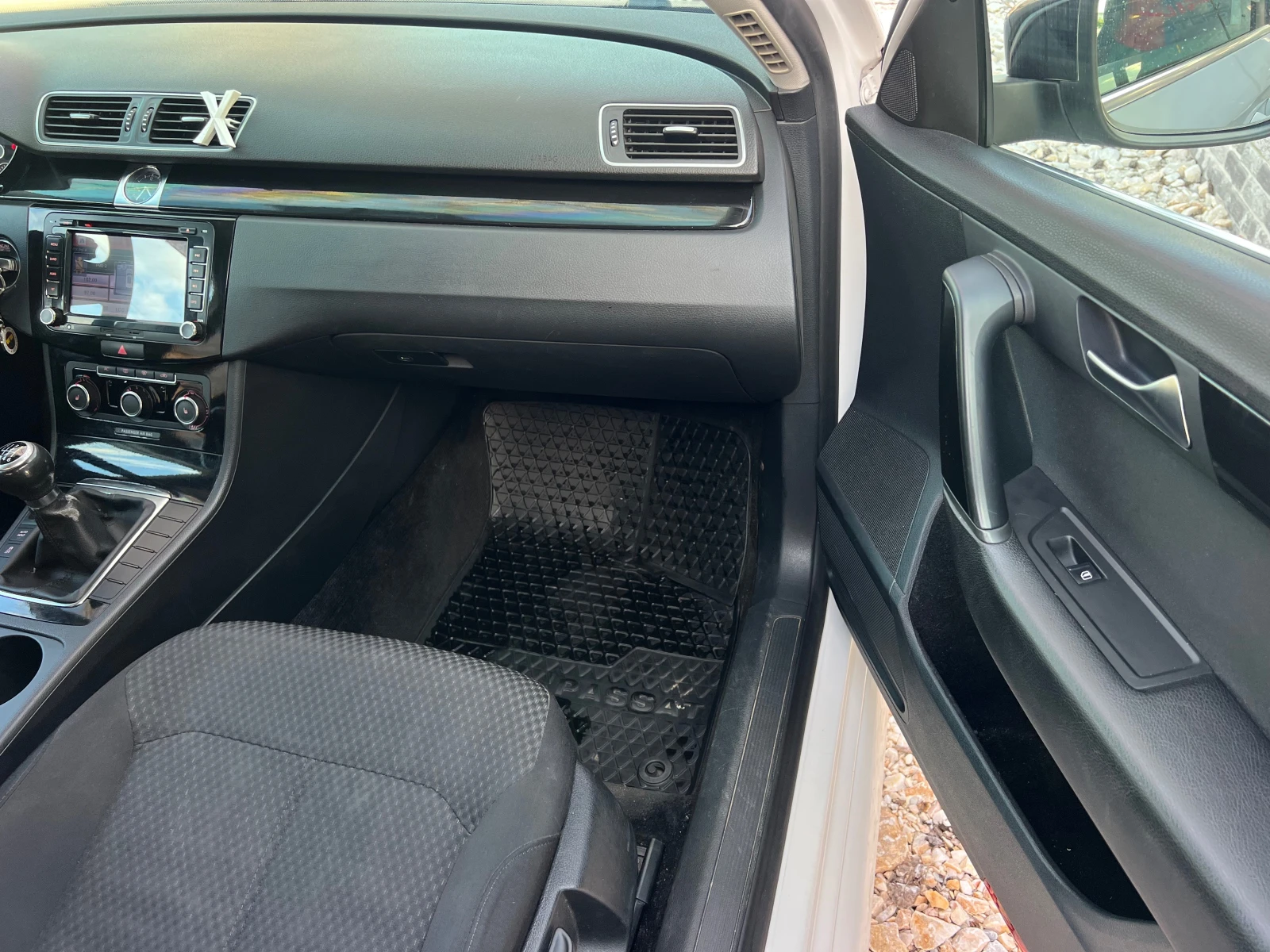 VW Passat 1.4T R-LINE/NAVI/XENON/KAMERA/6sk/PODGREV/UNIKAT | Mobile.bg � ����������� 12