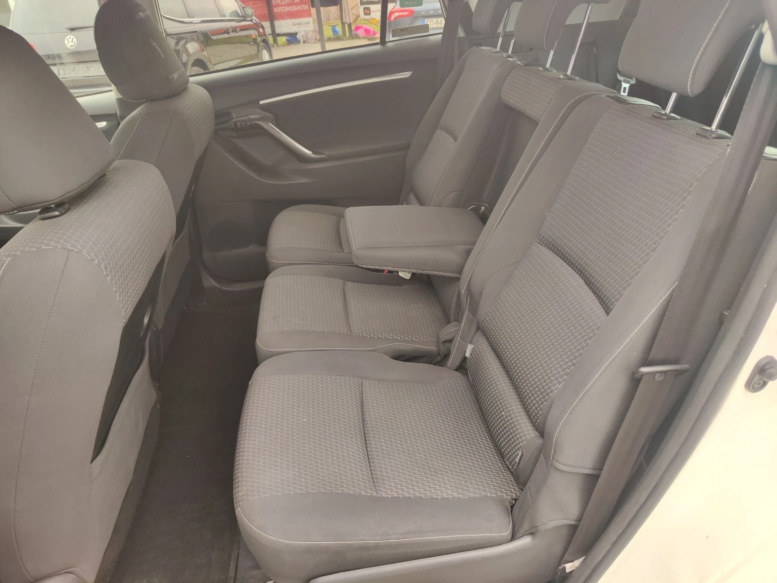 Toyota Verso 1.6 D4D 6+ 1 места, снимка 8 - Автомобили и джипове - 54046146