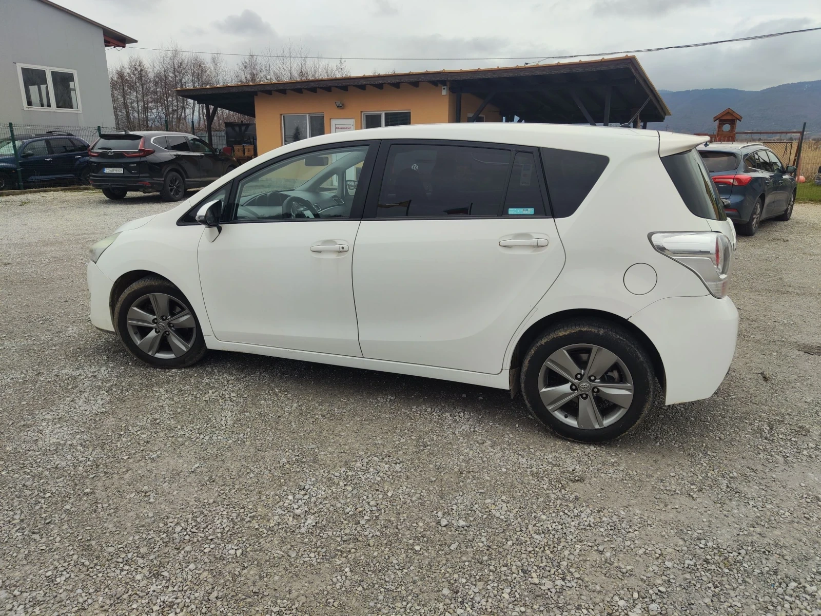 Toyota Verso 1.6 D4D 6+ 1 места, снимка 7 - Автомобили и джипове - 54046146