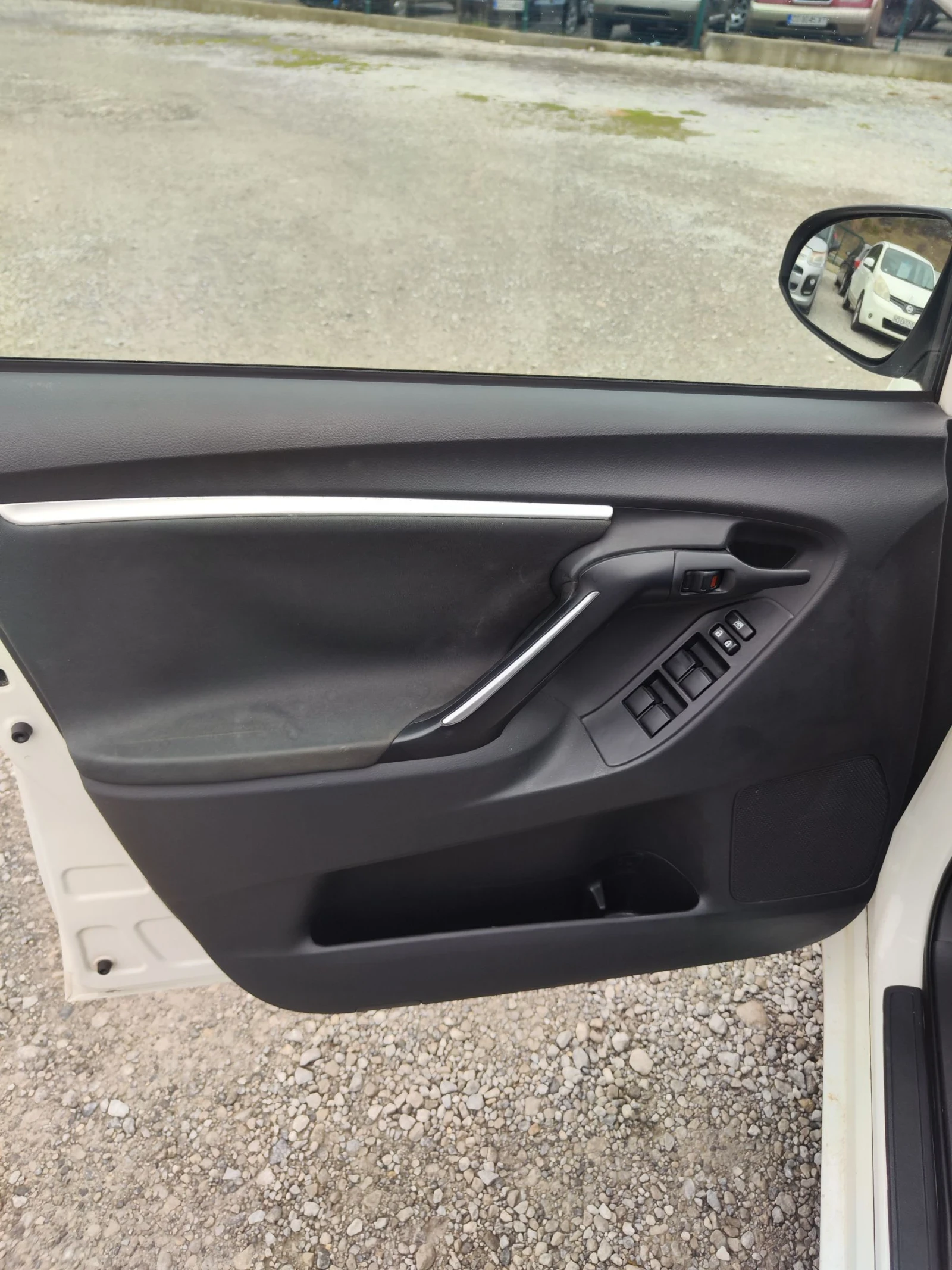 Toyota Verso 1.6 D4D 6+ 1 места, снимка 14 - Автомобили и джипове - 54046146