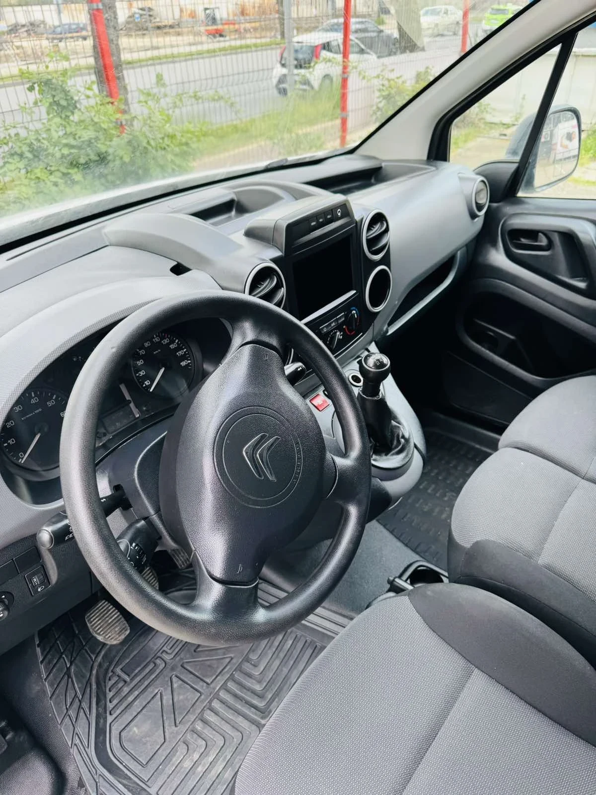 Citroen Berlingo Климатик, с ддс, снимка 7 - Автомобили и джипове - 54079584