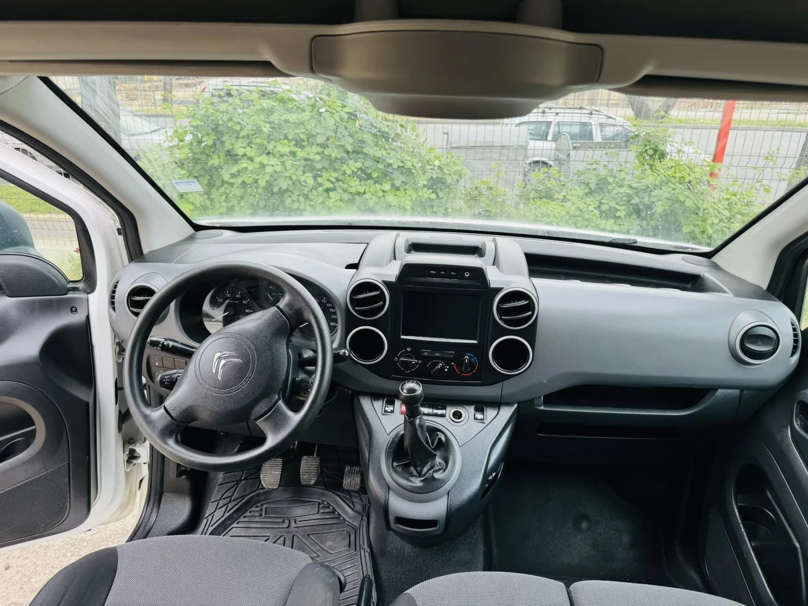 Citroen Berlingo Климатик, с ддс, снимка 9 - Автомобили и джипове - 54079584