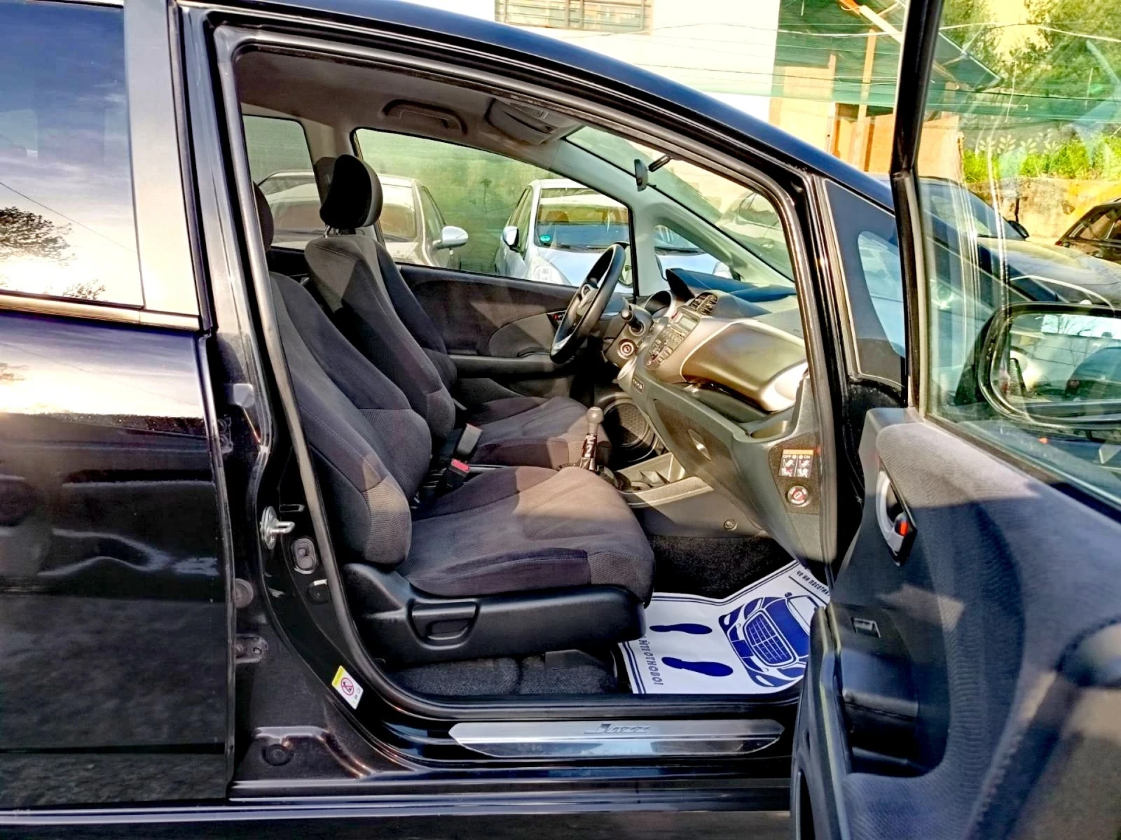 Honda Jazz 1.4!!ШВЕЙЦАРИЯ!!УНИКАТ!!ТОП СЪСТОЯНИЕ, снимка 11 - Автомобили и джипове - 54218772