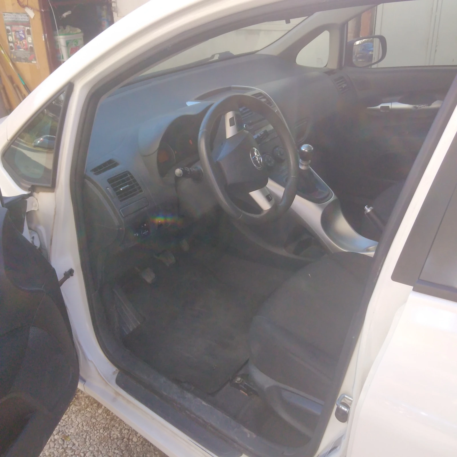 Toyota Auris, снимка 3 - Автомобили и джипове - 55046943