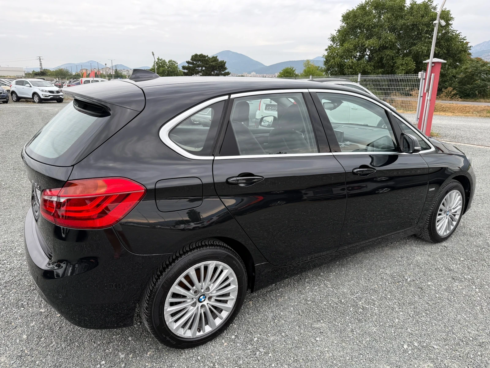 BMW 216 (KATO НОВА), снимка 5 - Автомобили и джипове - 55377117