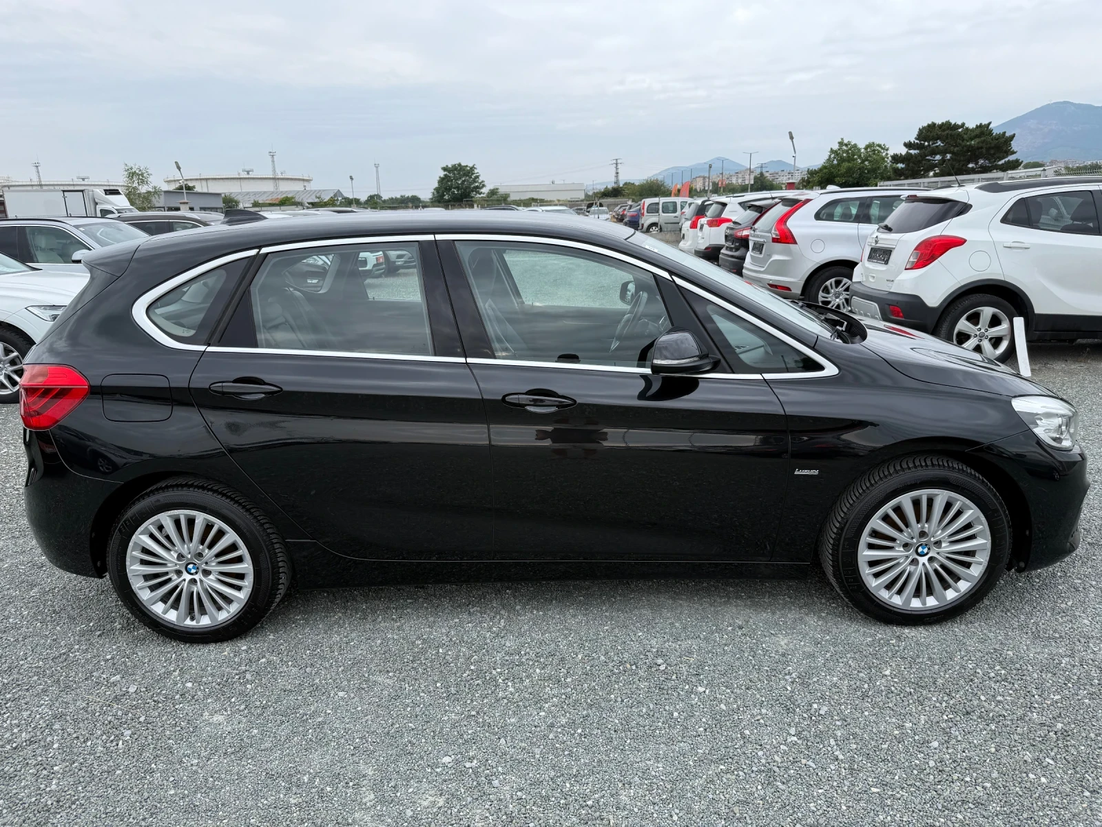 BMW 216 (KATO НОВА), снимка 4 - Автомобили и джипове - 55377117