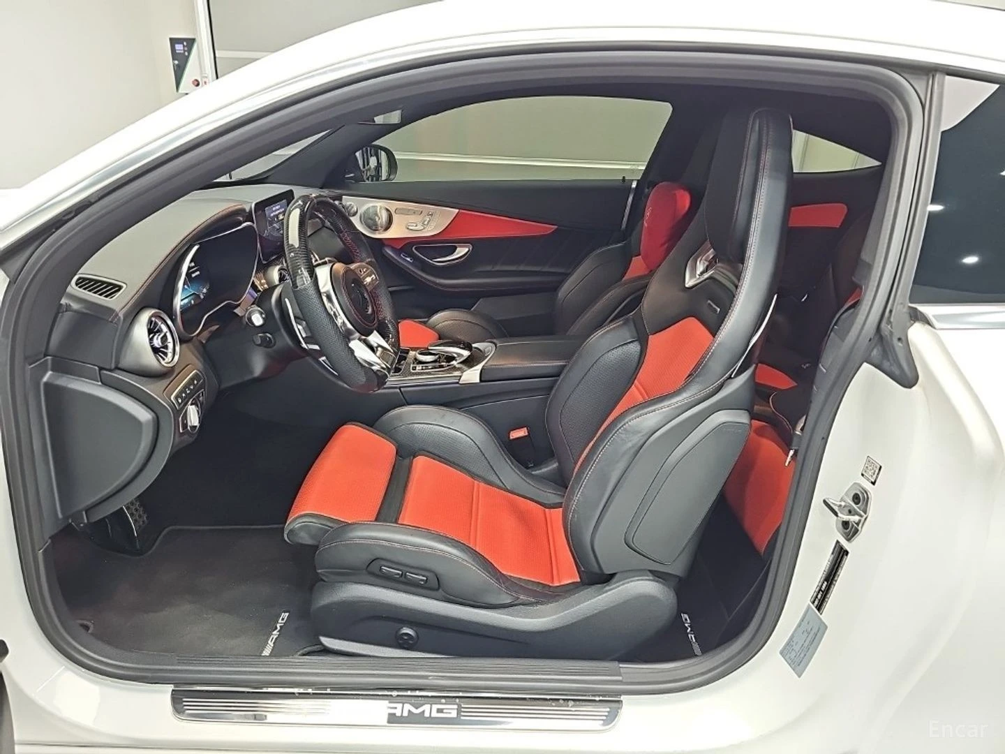 Mercedes-Benz C 63 AMG S* COUPE* ПОДГРЕВ* BURM* PANO* 360* HUD* АВТОКРЕДИ, снимка 9 - Автомобили и джипове - 55584304