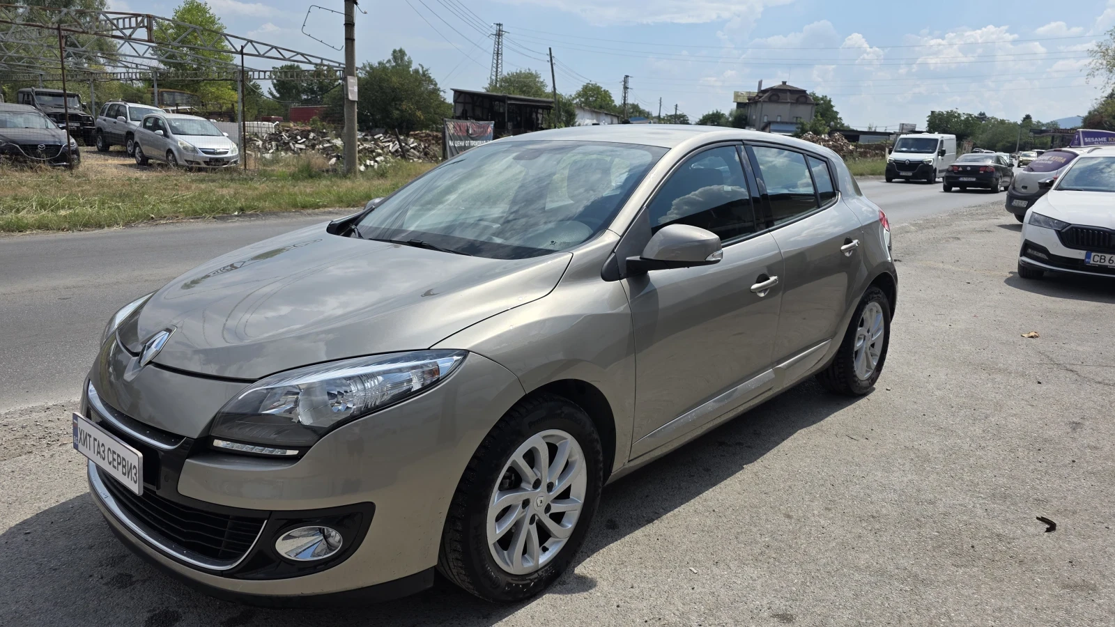 Renault Megane 2.0 16V АВТОМАТИК SWISS, снимка 3 - Автомобили и джипове - 55597817