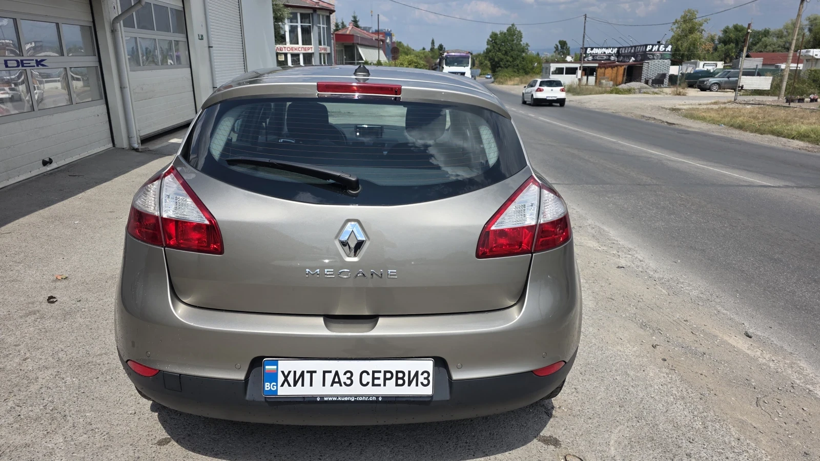 Renault Megane 2.0 16V АВТОМАТИК SWISS, снимка 6 - Автомобили и джипове - 55597817