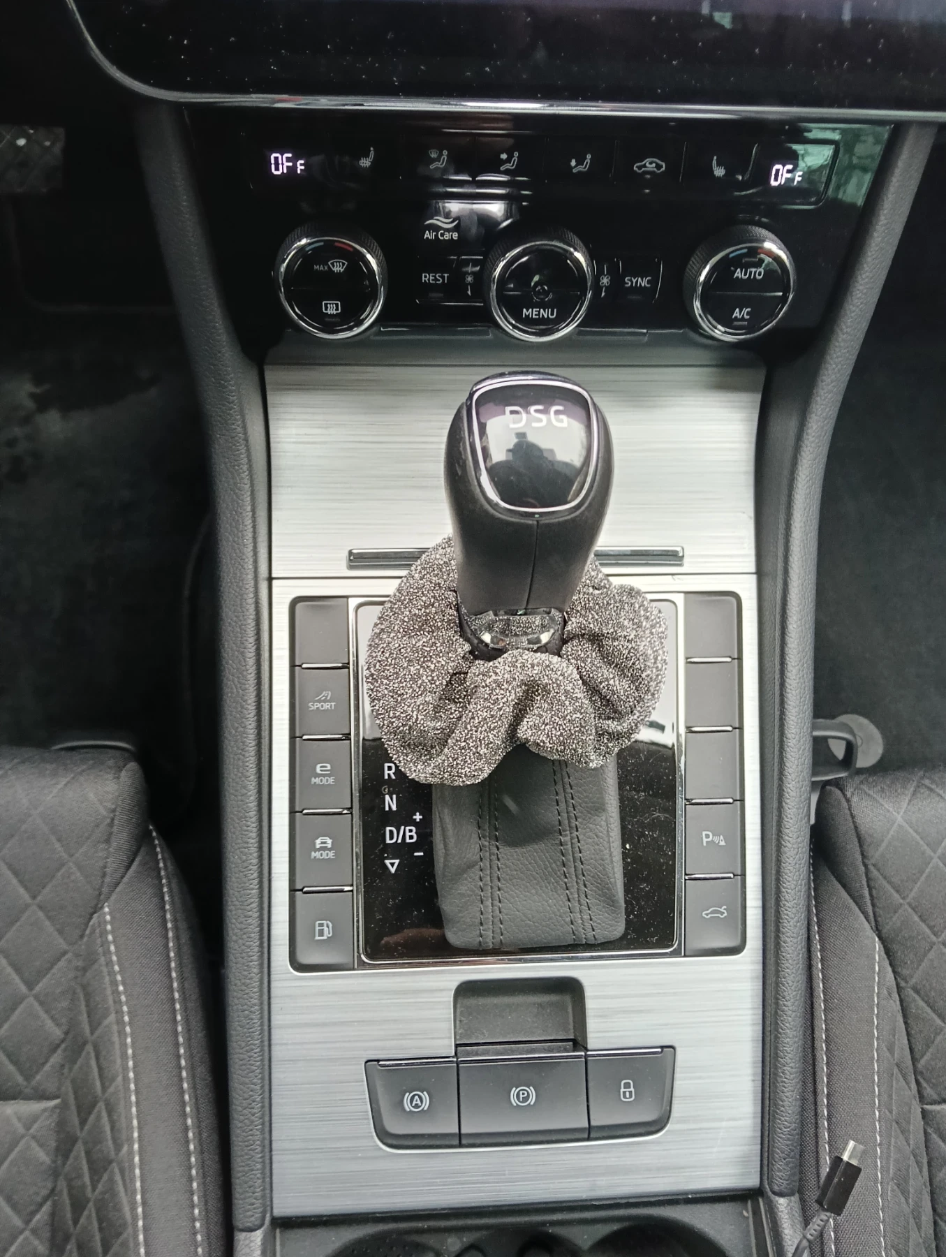 Skoda Superb 1.4 TSI Plug-In Hybrid 218 k.c., снимка 12 - Автомобили и джипове - 55797976
