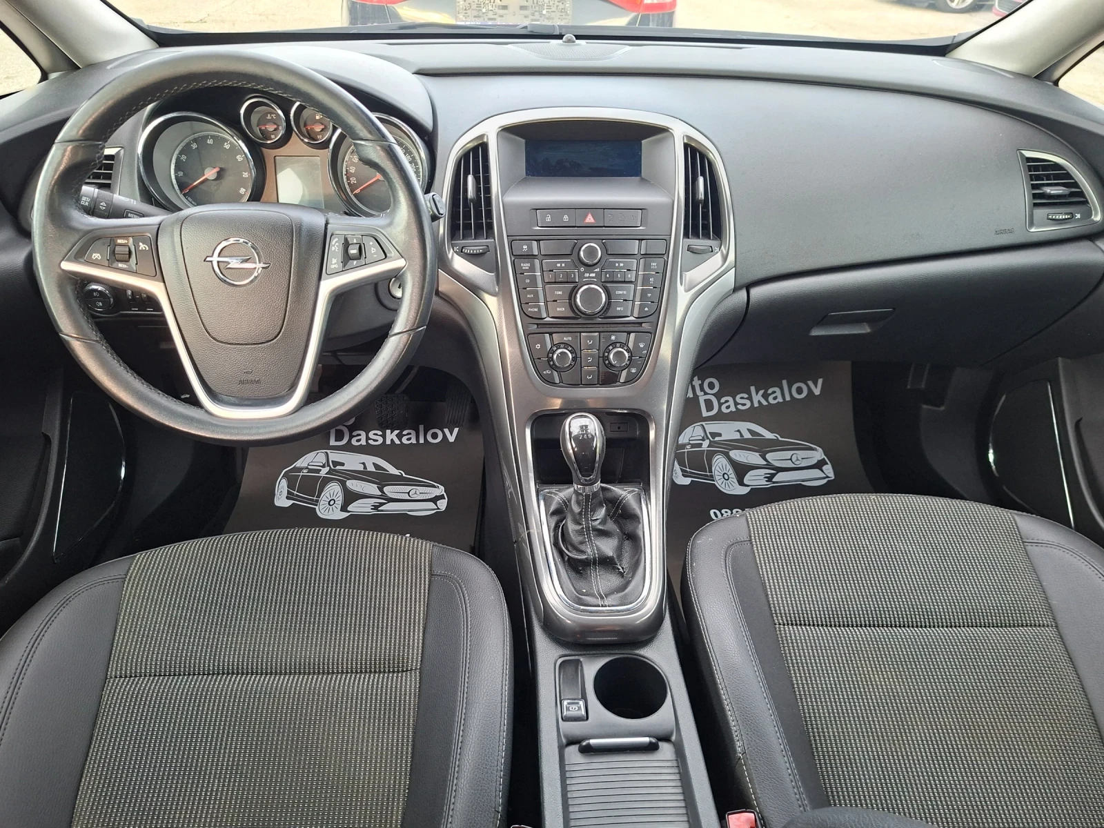 Opel Astra 1, 4 turbo, снимка 12 - Автомобили и джипове - 56202631