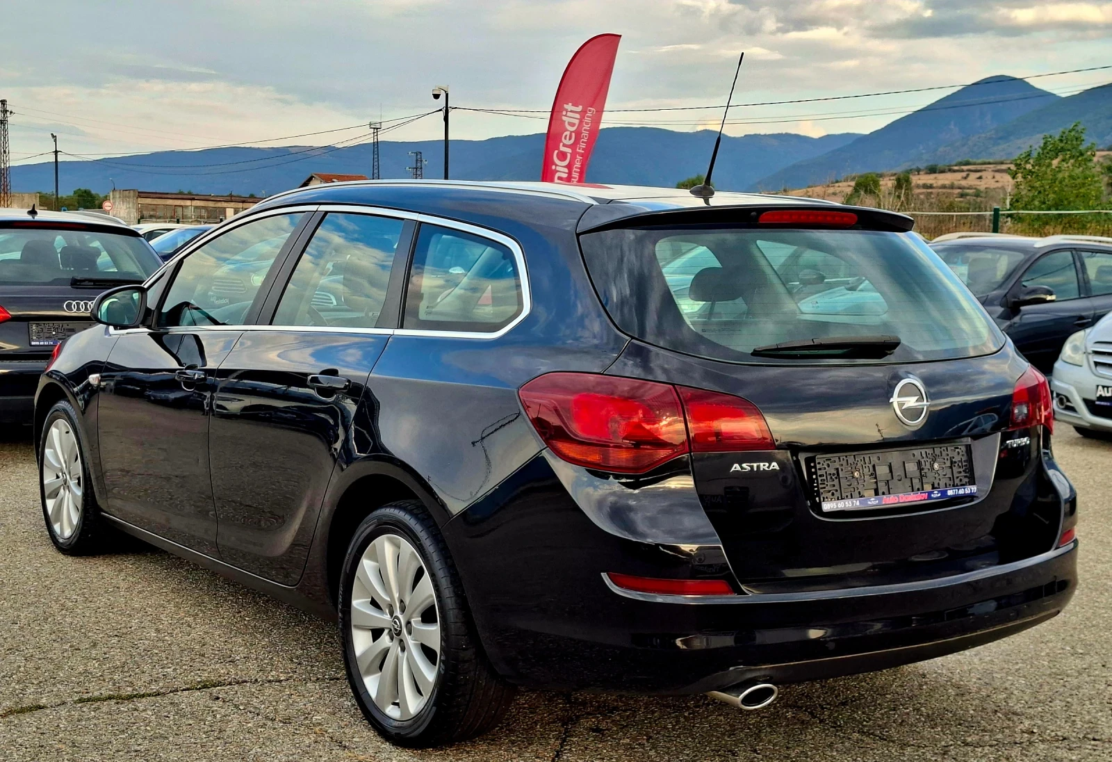 Opel Astra 1, 4 turbo, снимка 4 - Автомобили и джипове - 56202631