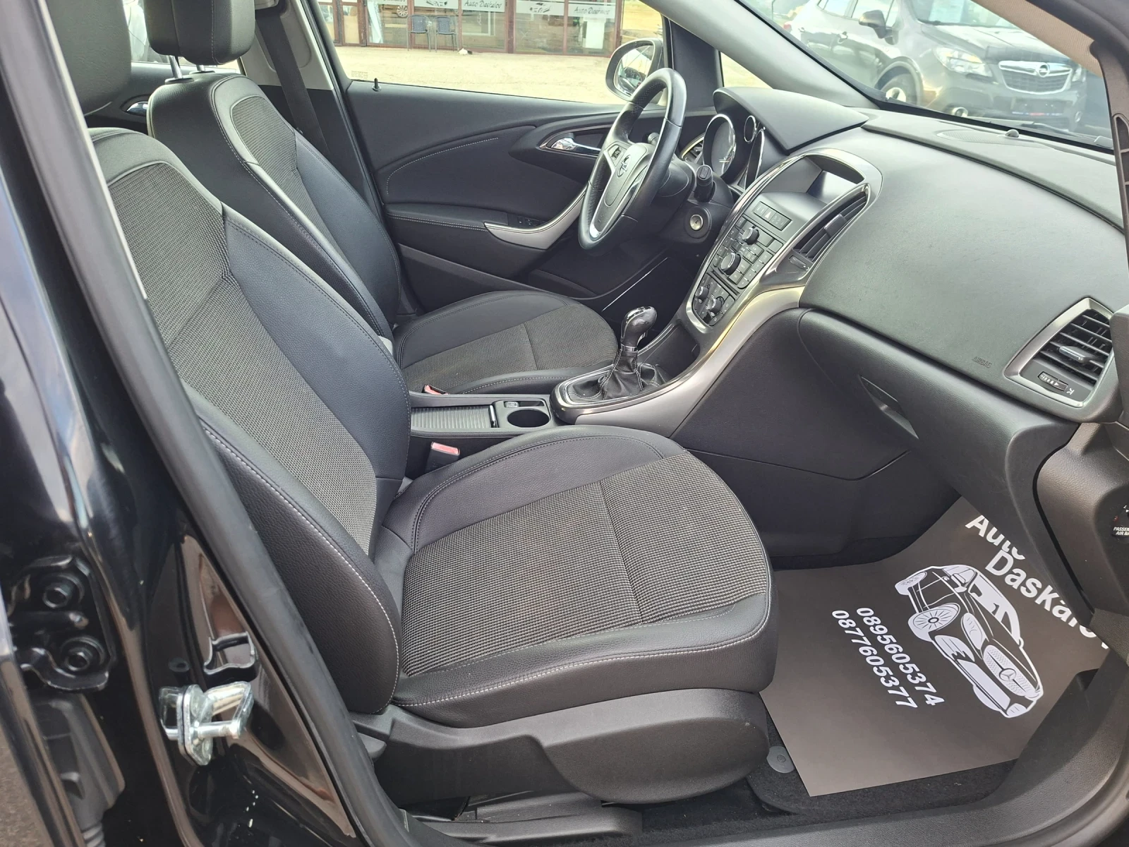 Opel Astra 1, 4 turbo, снимка 15 - Автомобили и джипове - 56202631