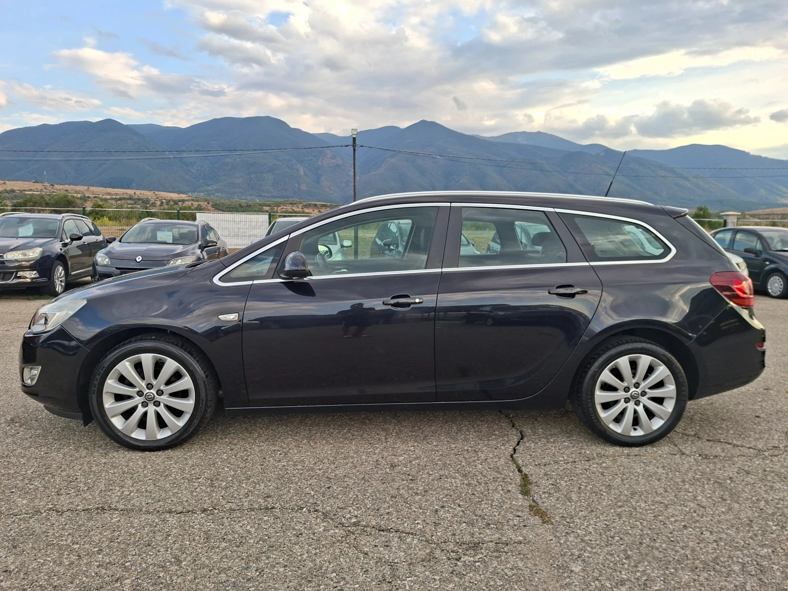 Opel Astra 1, 4 turbo, снимка 3 - Автомобили и джипове - 56202631