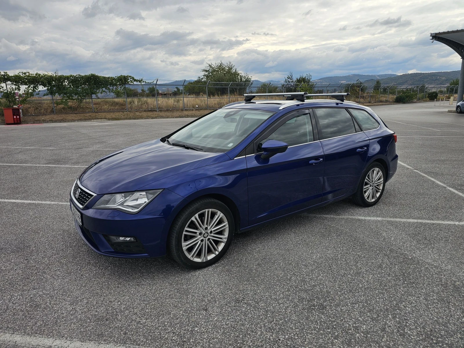 Seat Leon 2.0 TDI Xcellence, снимка 3 - Автомобили и джипове - 56235605