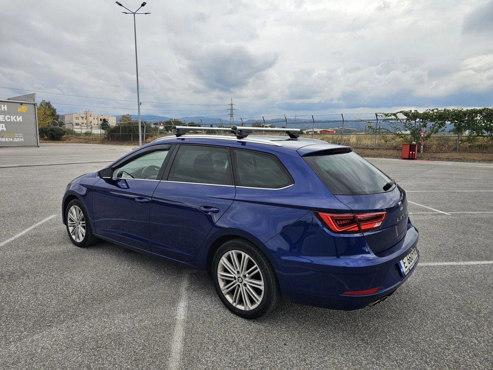 Seat Leon 2.0 TDI Xcellence, снимка 2 - Автомобили и джипове - 56235605