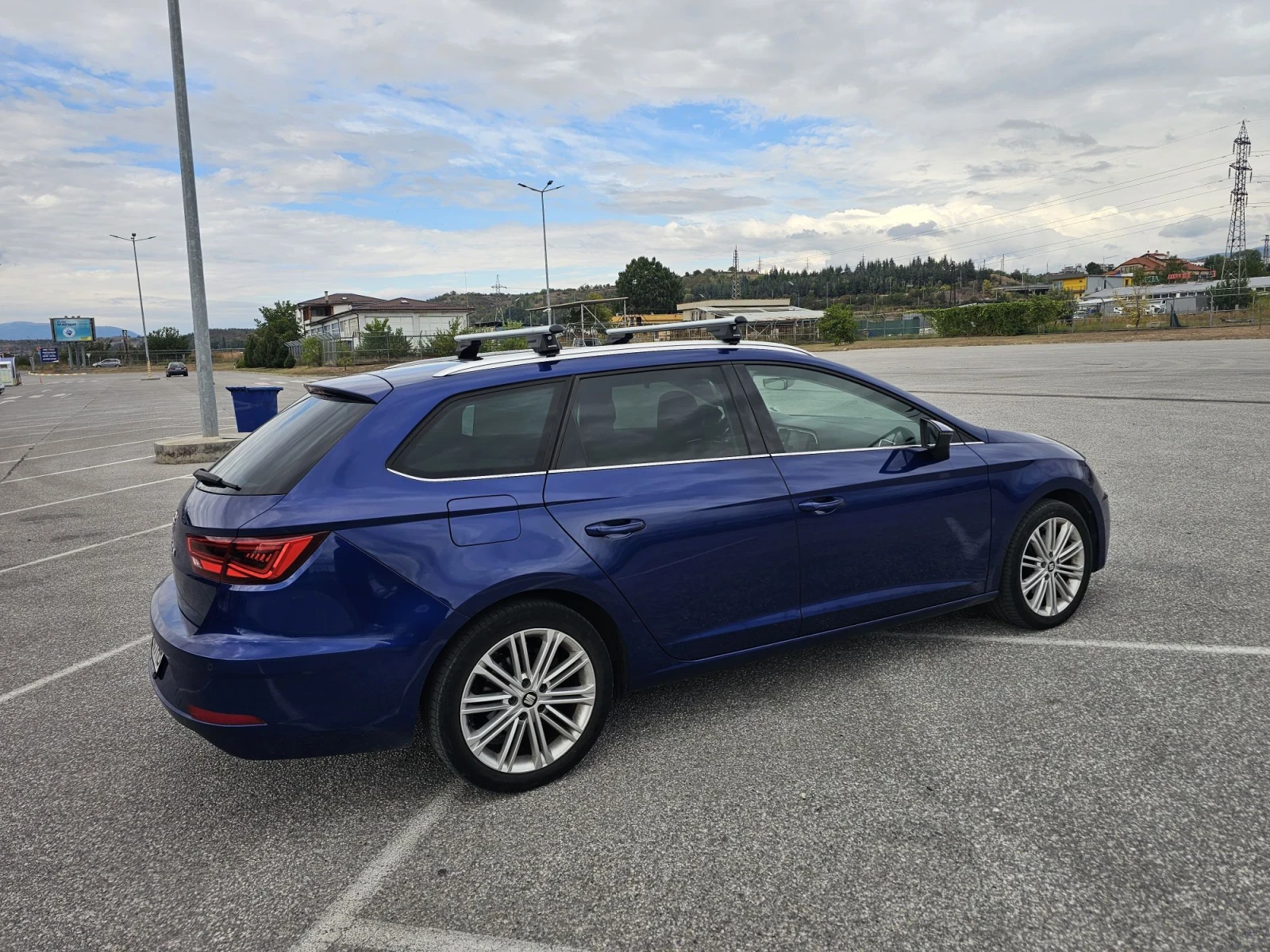 Seat Leon 2.0 TDI Xcellence, снимка 5 - Автомобили и джипове - 56235605