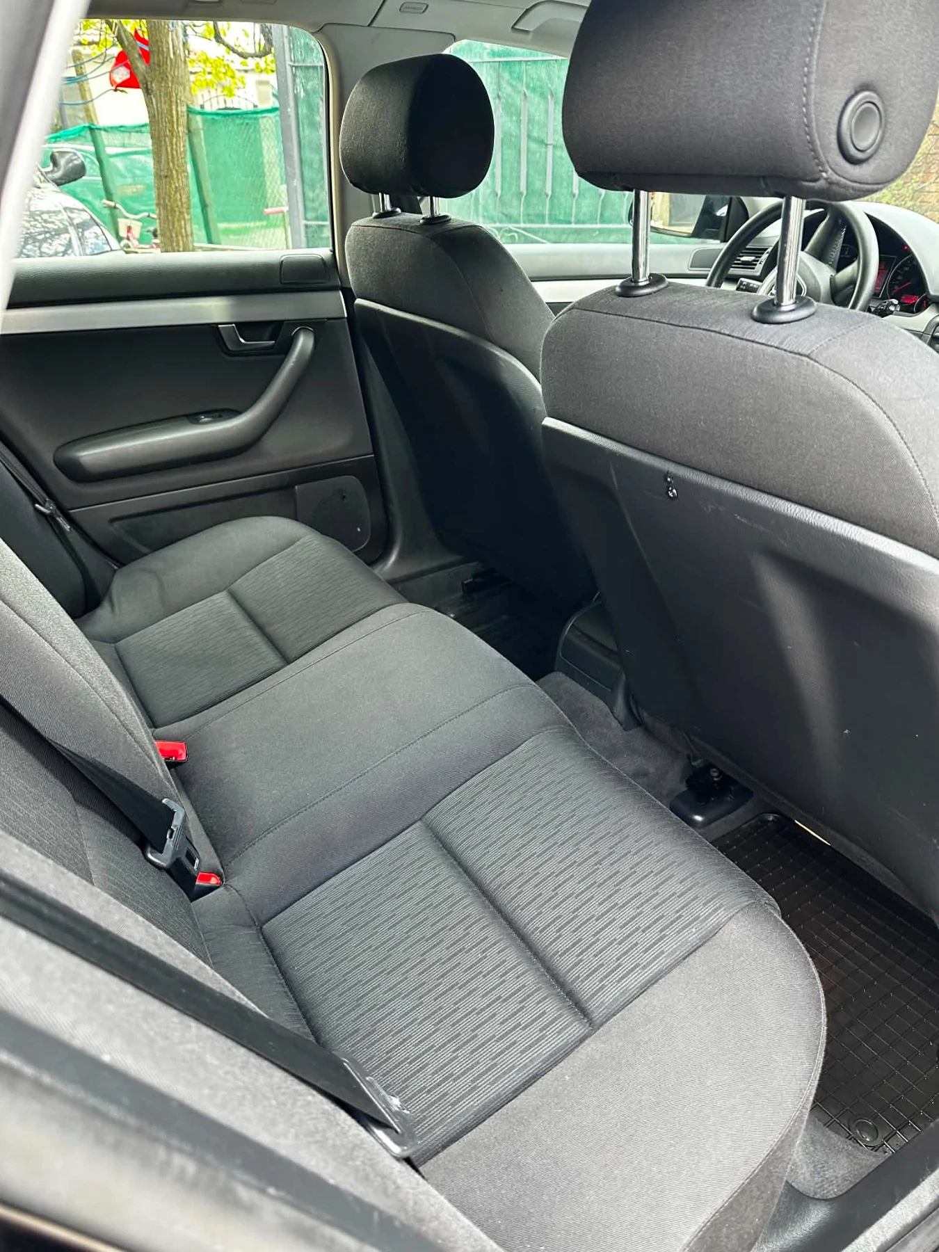 Audi A4 1.9TDI, снимка 2 - Автомобили и джипове - 56336063
