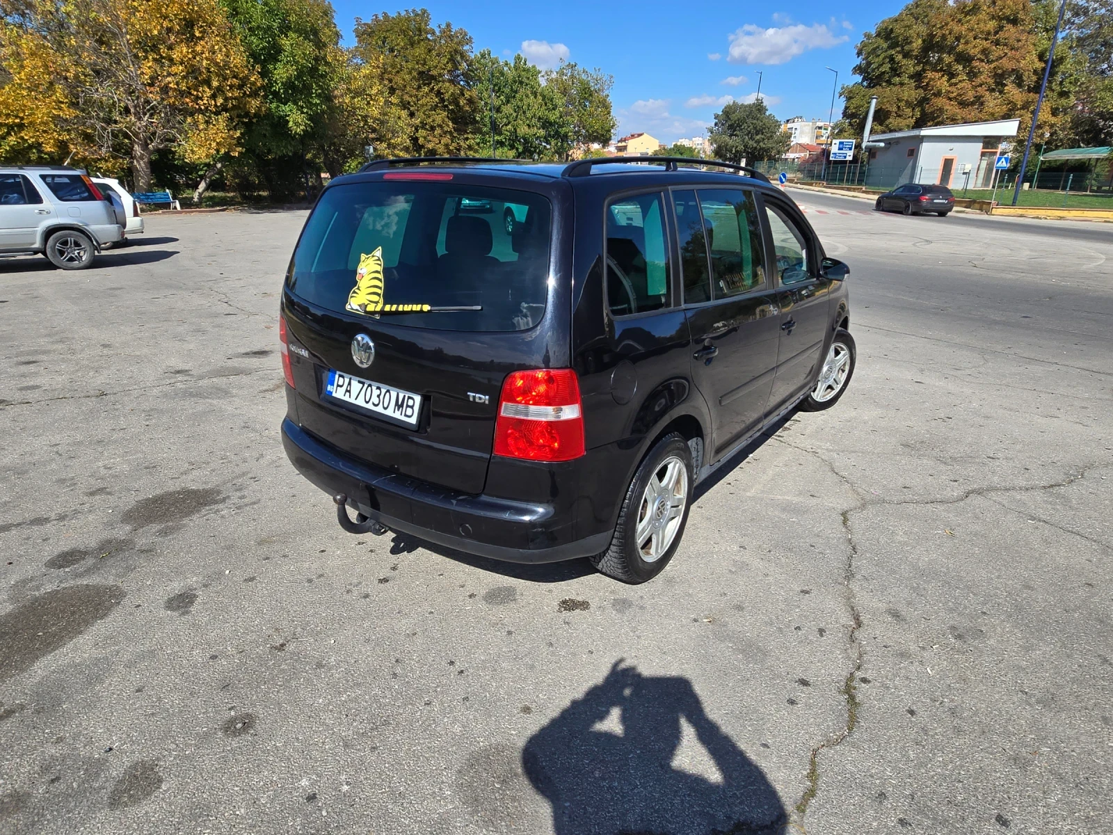 VW Touran, снимка 3 - Автомобили и джипове - 56341598