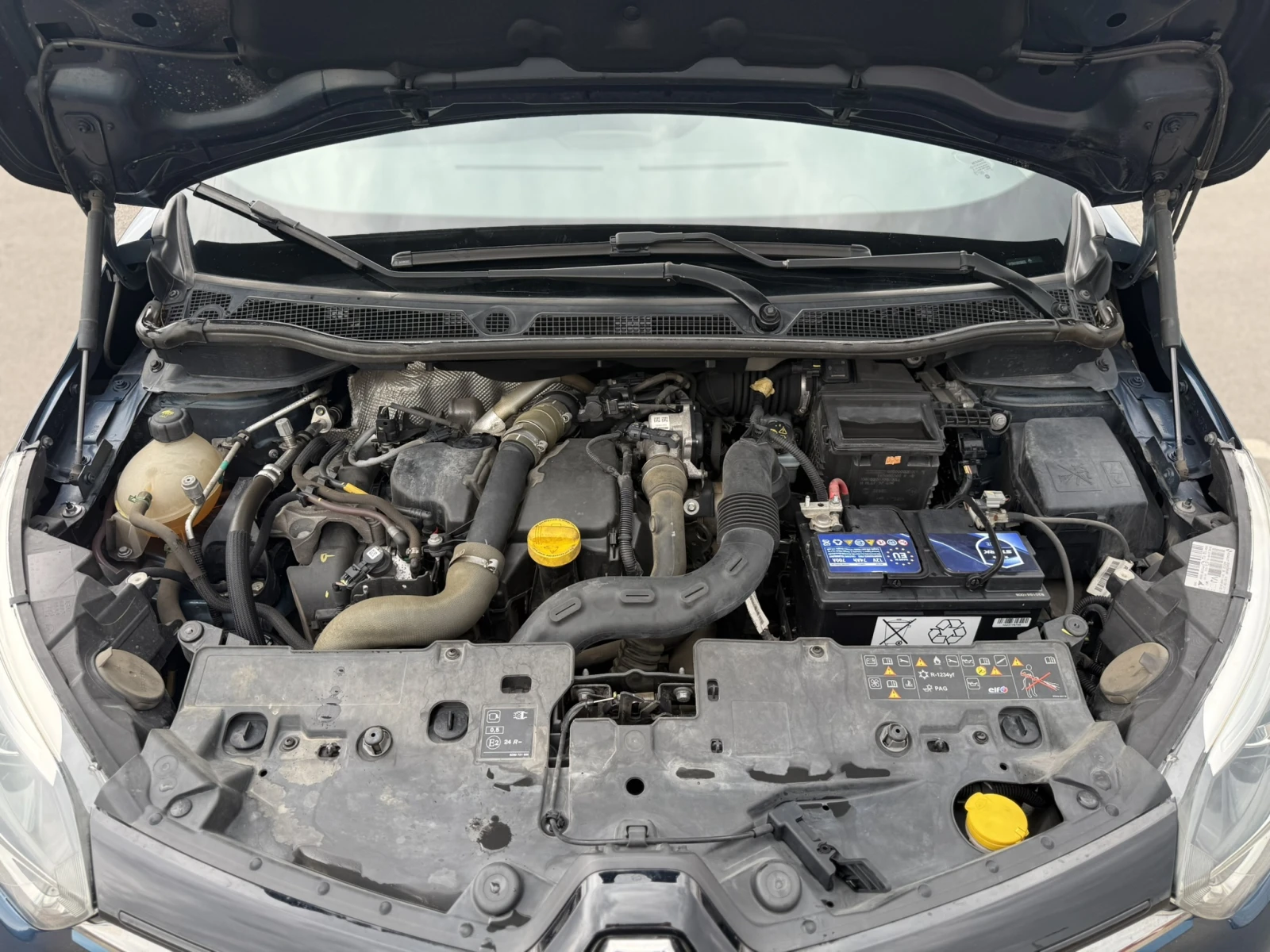Renault Captur 1.5d, снимка 12 - Автомобили и джипове - 56449319