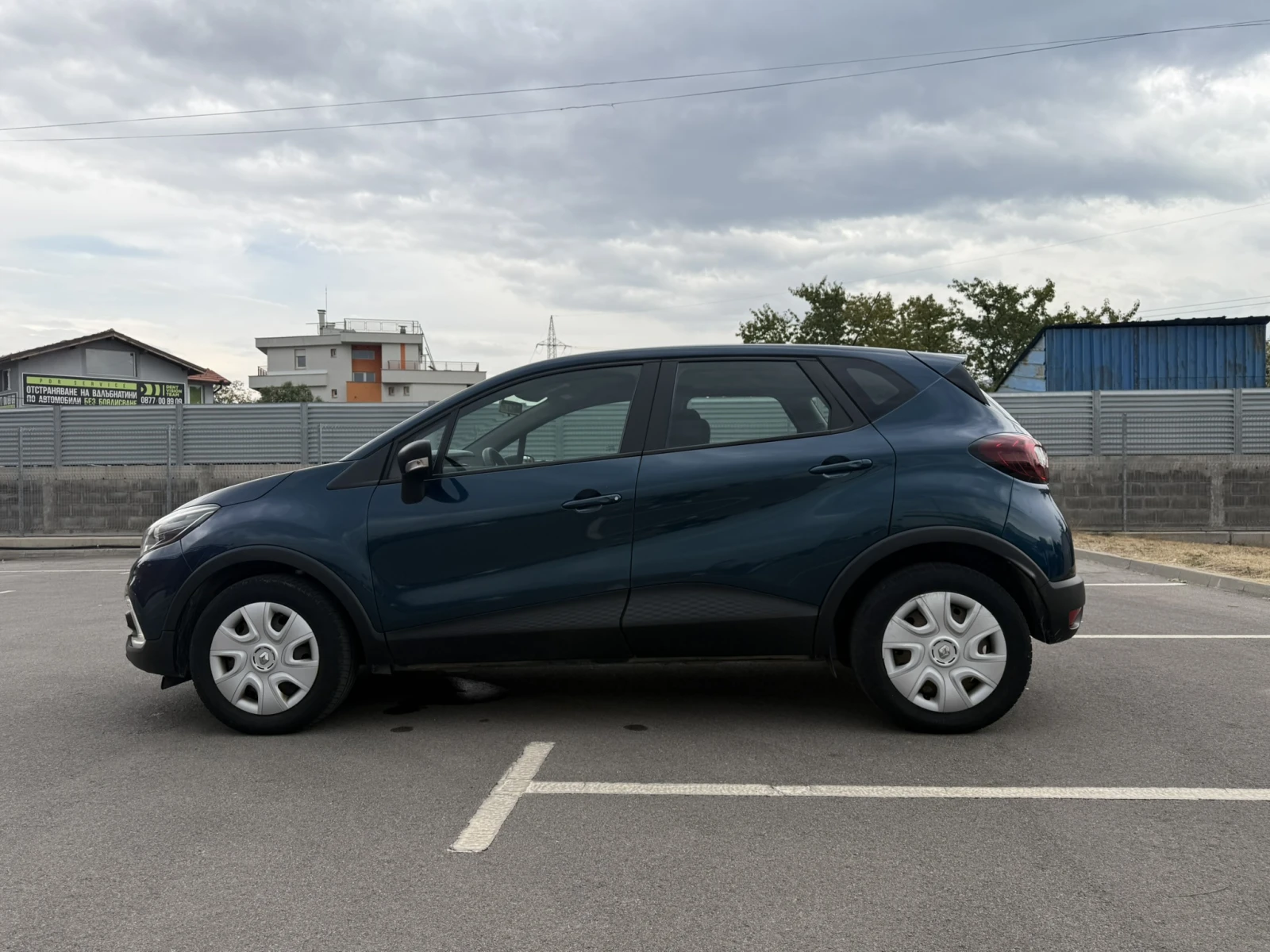 Renault Captur 1.5d, снимка 4 - Автомобили и джипове - 56449319